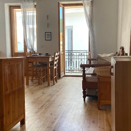 Adele House 아파트
