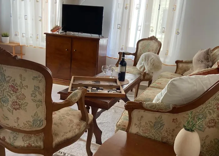 Adele House Szkópelosz