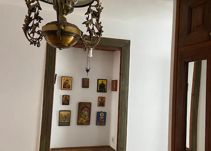 Adele House * Szkópelosz